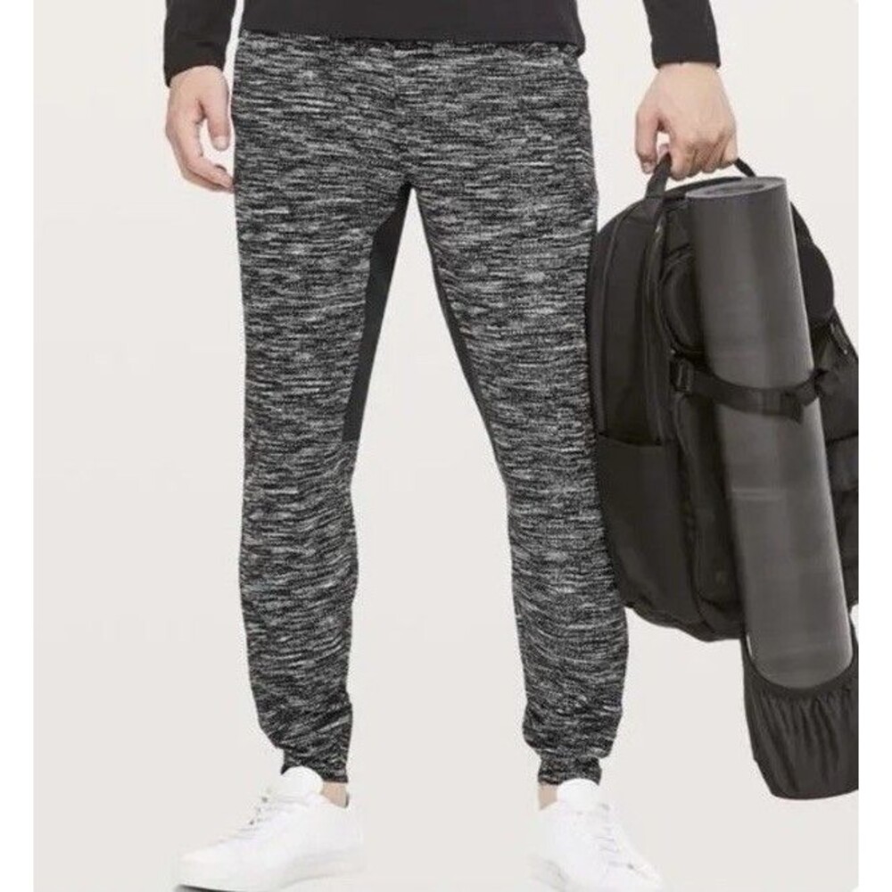 Lululemon Men In Mind Pants All Court Texture White Black Print Jogger size S